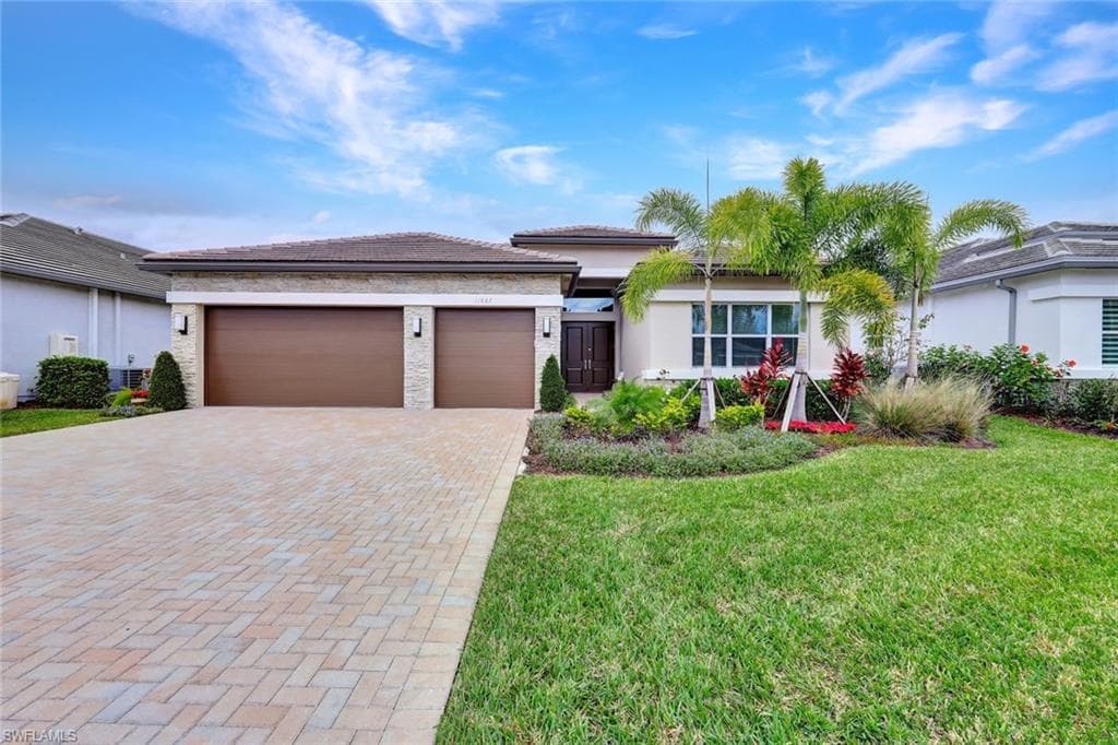 11687 Periwinkle DR NAPLES, FL 34120