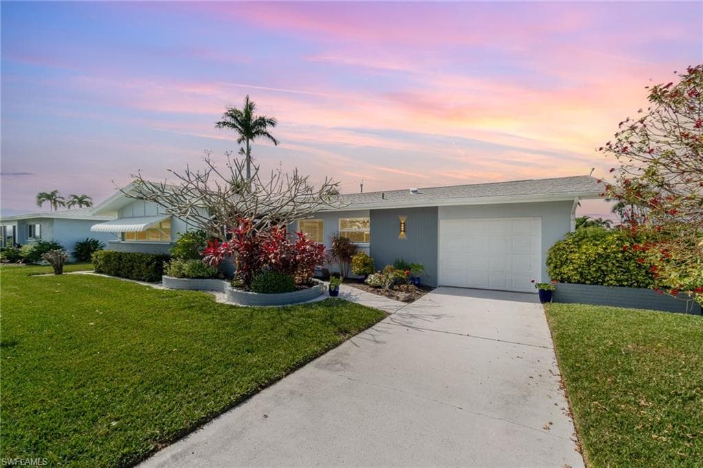 4928 Nassau CT CAPE CORAL, FL 33904
