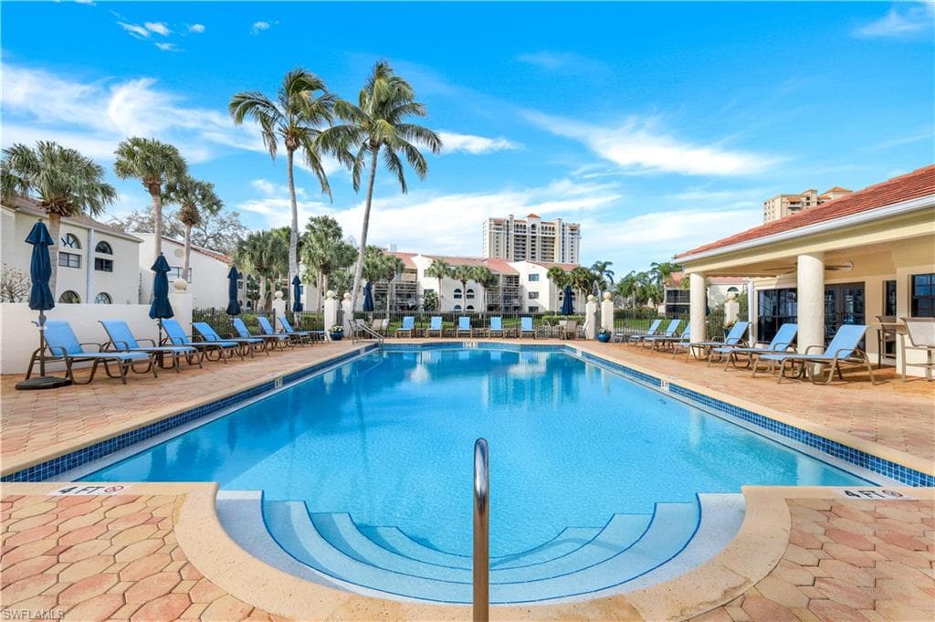 6525 Valen WAY D-201 NAPLES, FL 34108