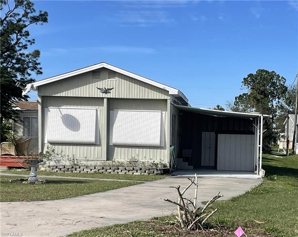 123 Flame LN NORTH FORT MYERS, FL 33917