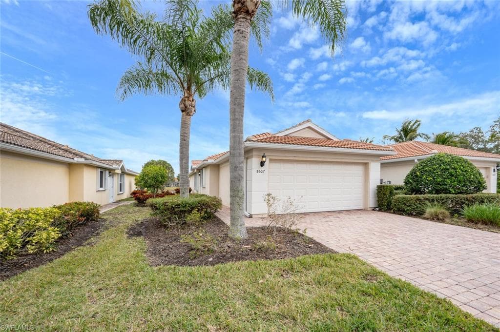 8607 Genova CT NAPLES, FL 34114