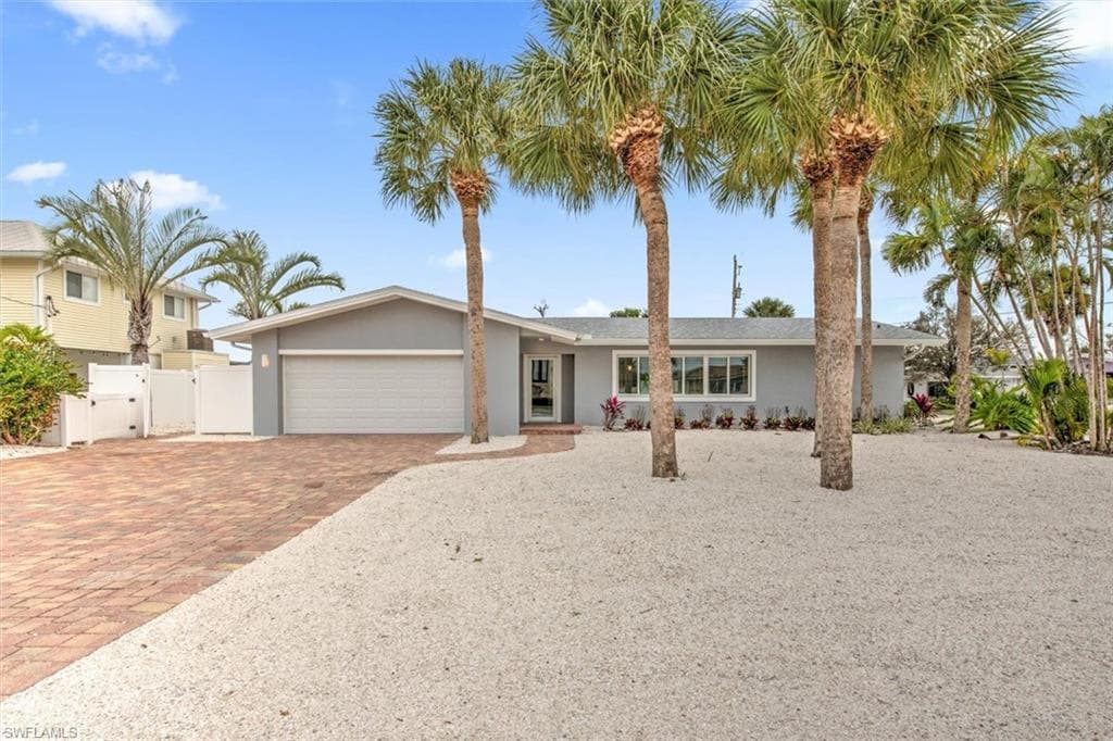 310 Madison CT FORT MYERS BEACH, FL 33931