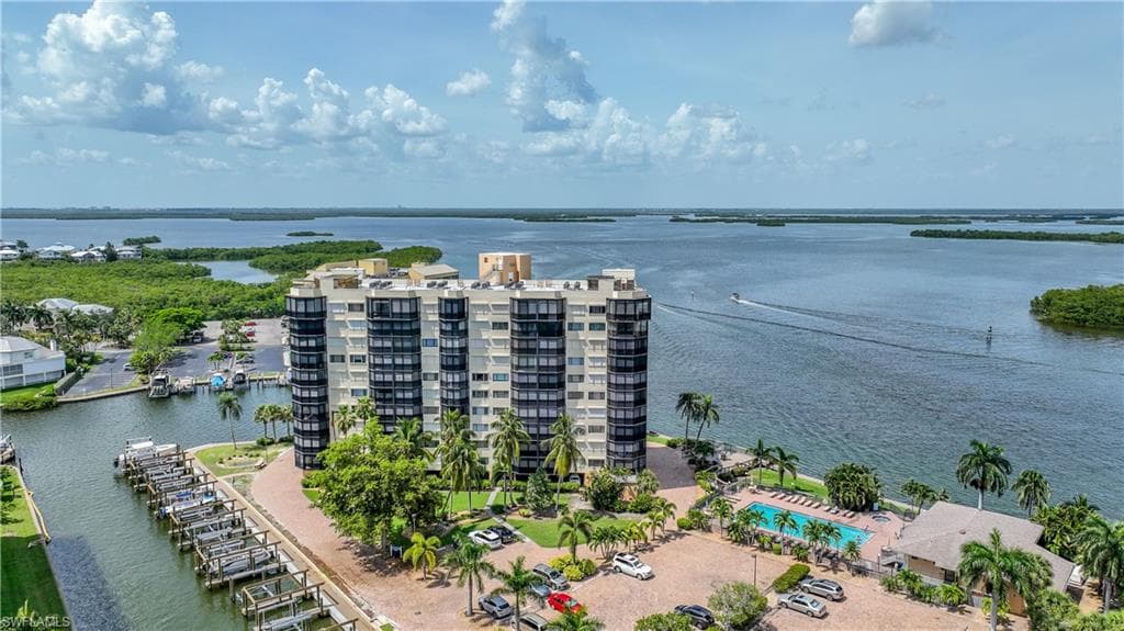 4263 Bay Beach LN 715 FORT MYERS BEACH, FL 33931