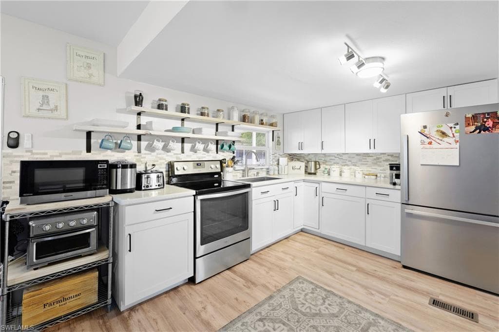 26171 Princess LN BONITA SPRINGS, FL 34135