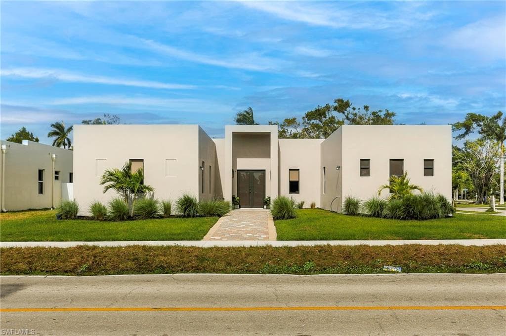 354 Van Buren ST FORT MYERS, FL 33916