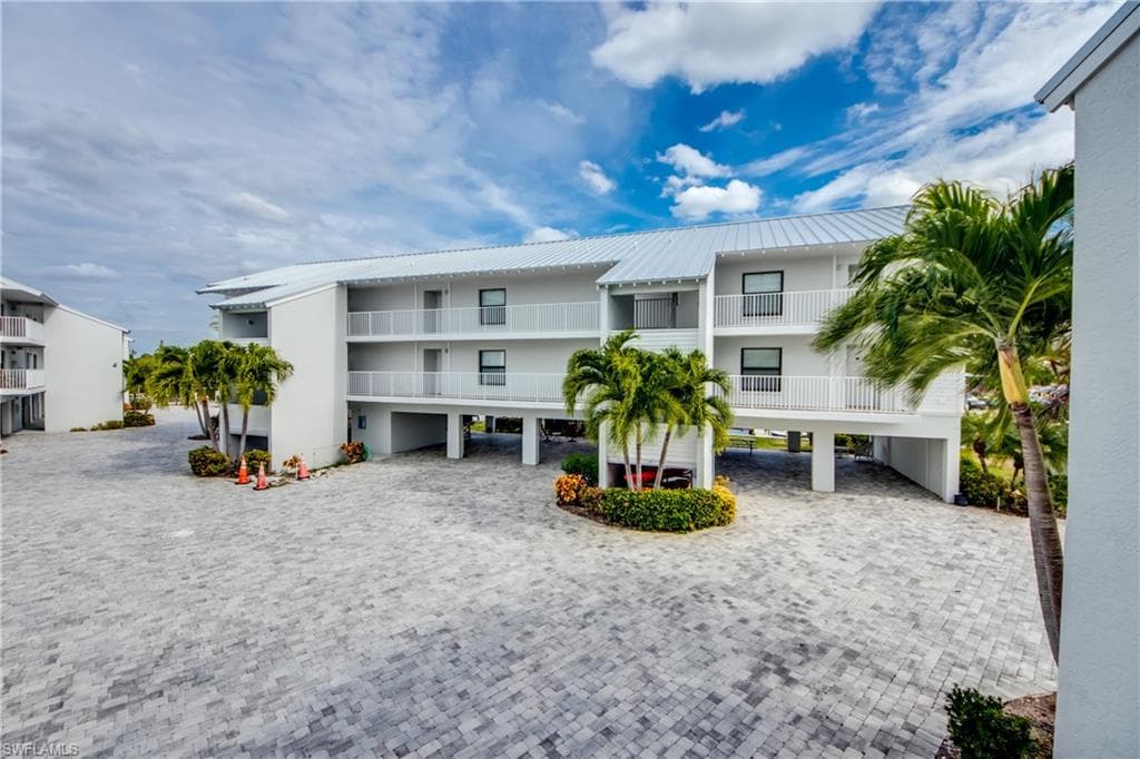 16611 Stringfellow RD 203 BOKEELIA, FL 33922