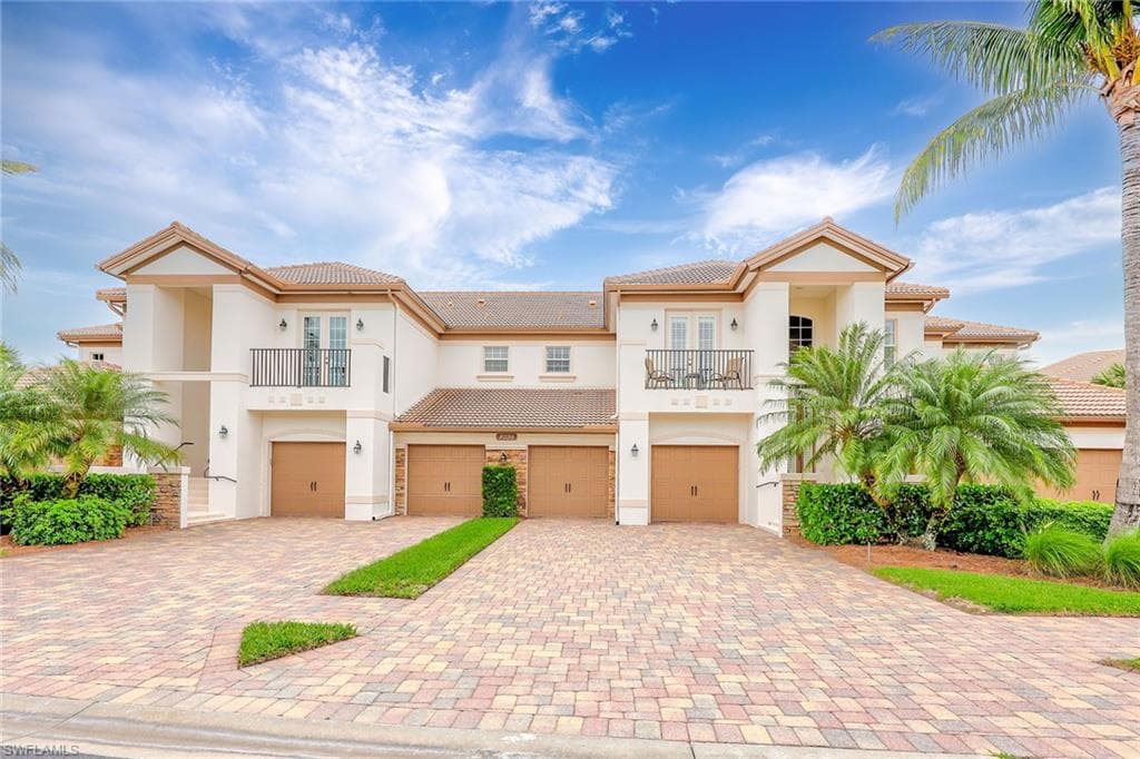 8036 Players Cove DR 3-202 NAPLES, FL 34113