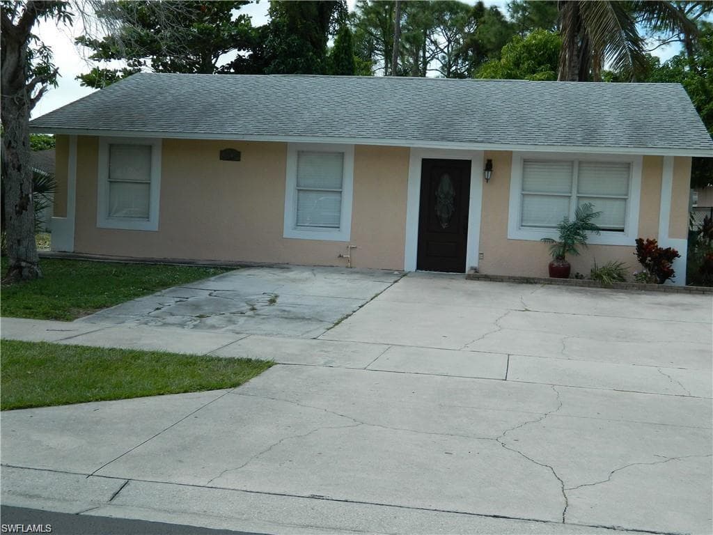 12095 Sitterley ST NAPLES, FL 34113