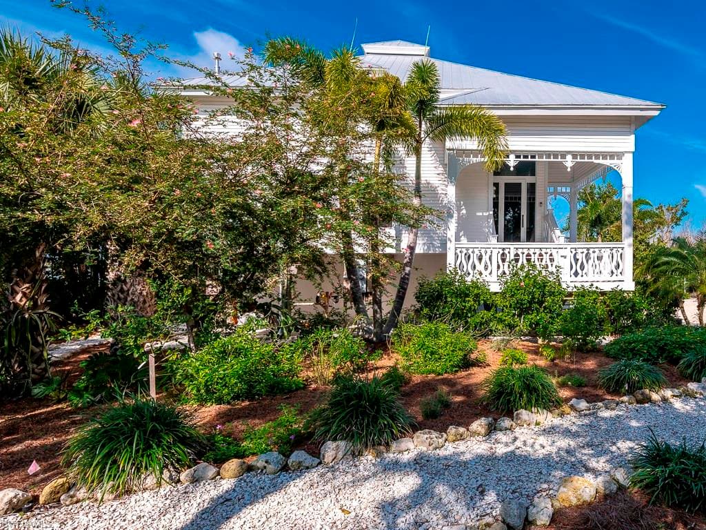 5690 Pine Tree DR SANIBEL, FL 33957