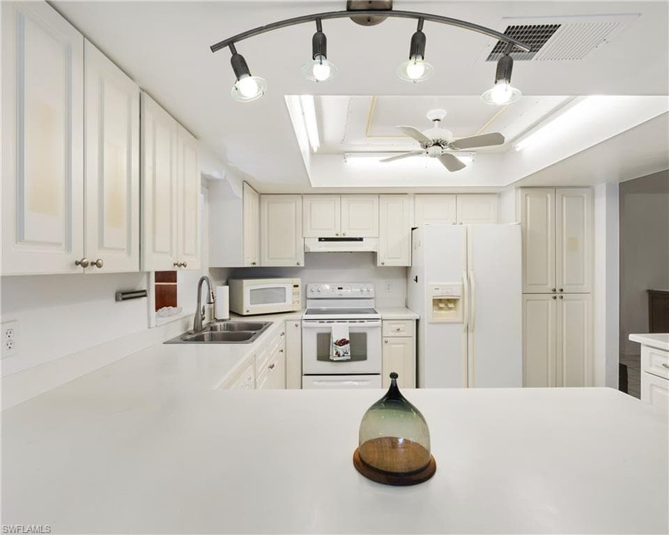 8232 Albatross RD FORT MYERS, FL 33967