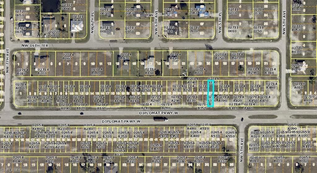 523 Diplomat PKWY W CAPE CORAL, FL 33993