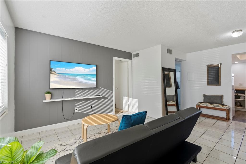 3250 10th ST N C3 NAPLES, FL 34103