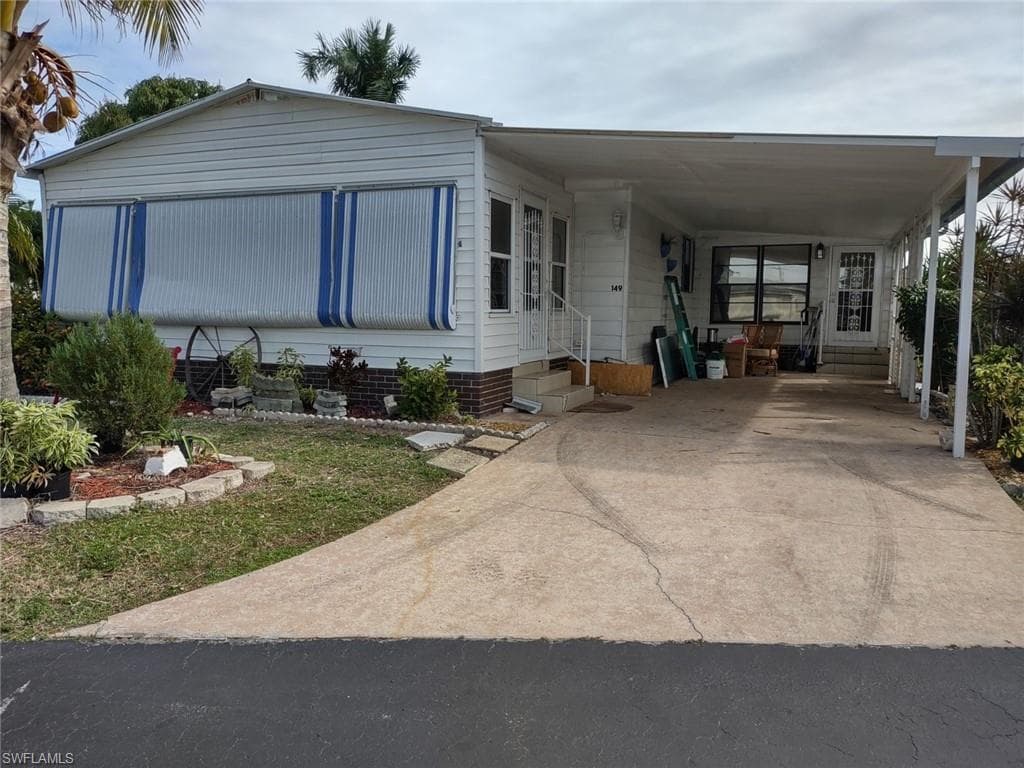 149 adrienne DR FORT MYERS, FL 33908