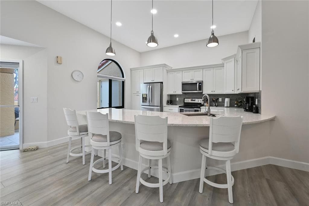 661 Windsurf LN A-203 NAPLES, FL 34108
