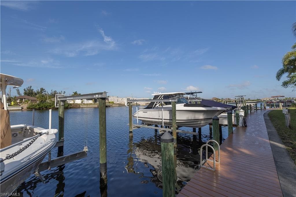 194 Shadroe Cove CIR 601 CAPE CORAL, FL 33991