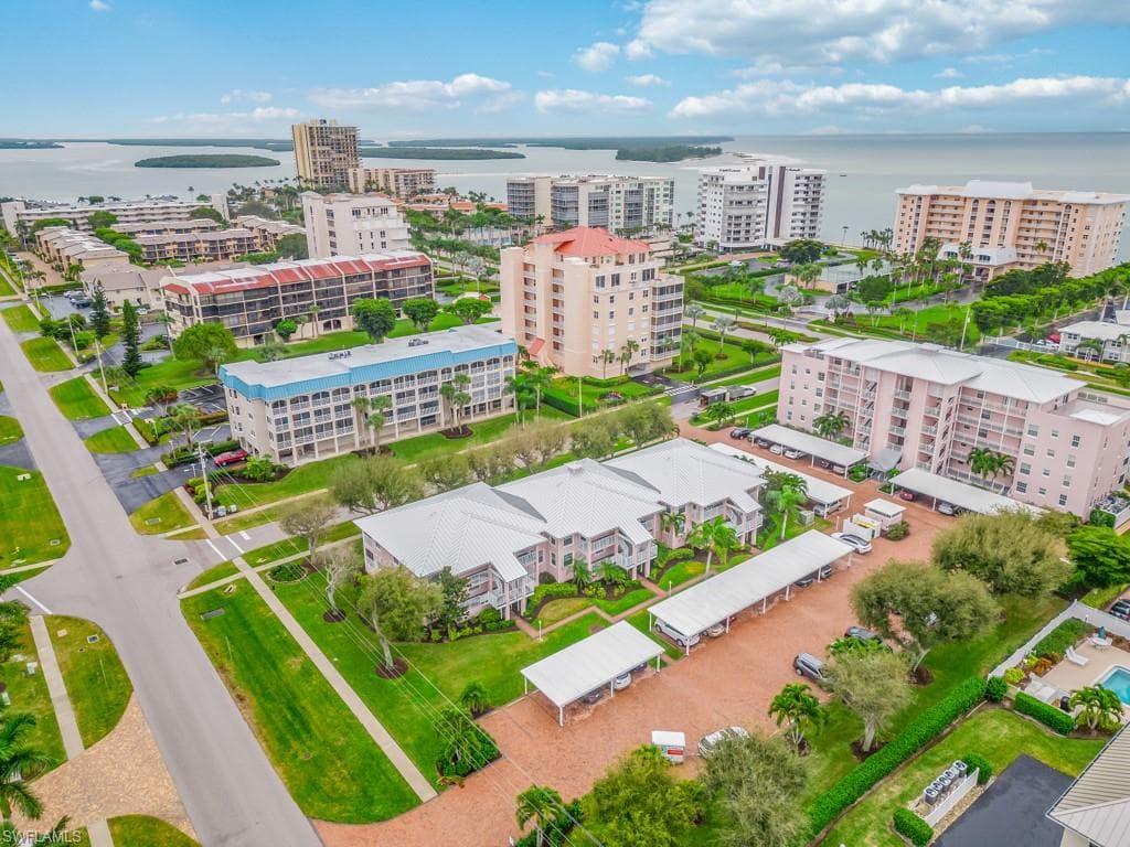 960 Huron CT I-10 MARCO ISLAND, FL 34145