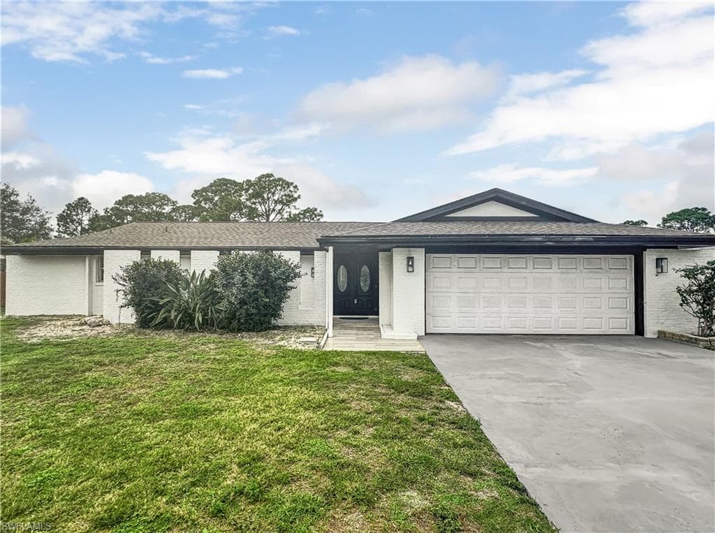 17 Clayton AVE LEHIGH ACRES, FL 33936