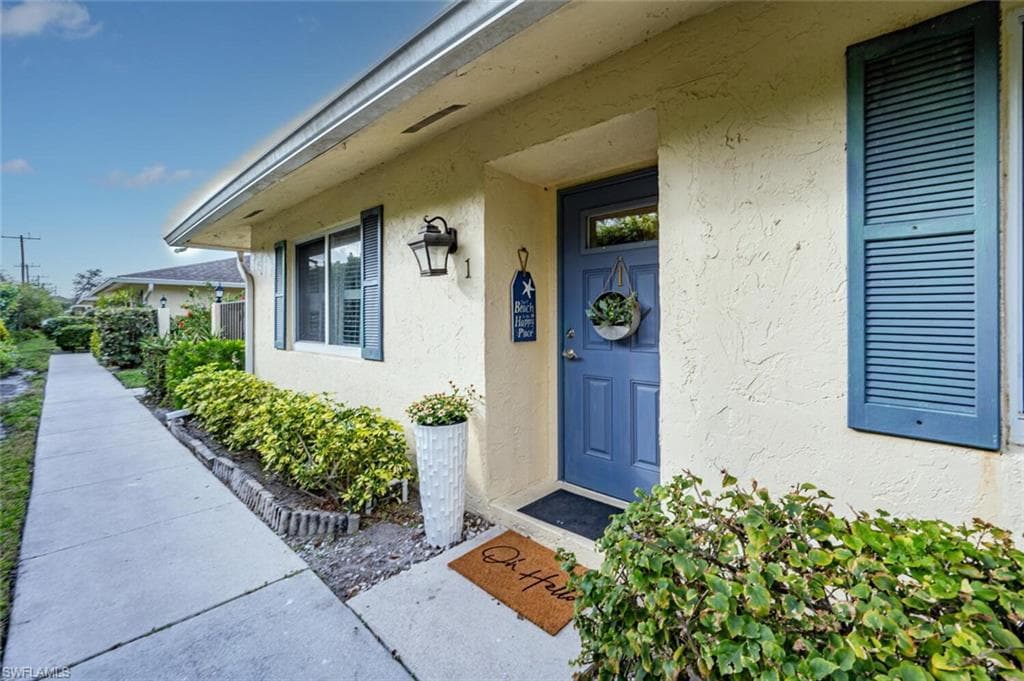 46 Glades BLVD 1431 NAPLES, FL 34112
