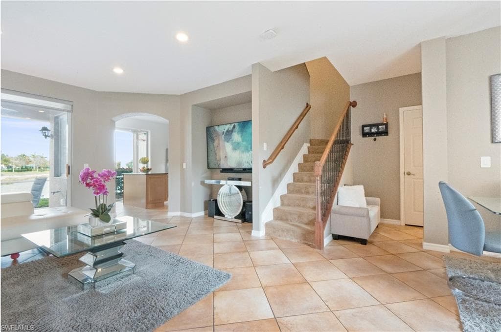 9528 Roundstone CIR FORT MYERS, FL 33967