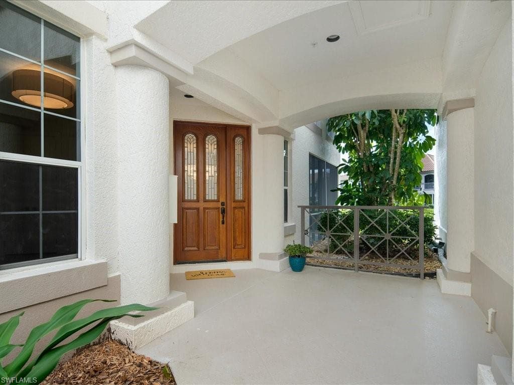 236 Colonade CIR 2302 NAPLES, FL 34103