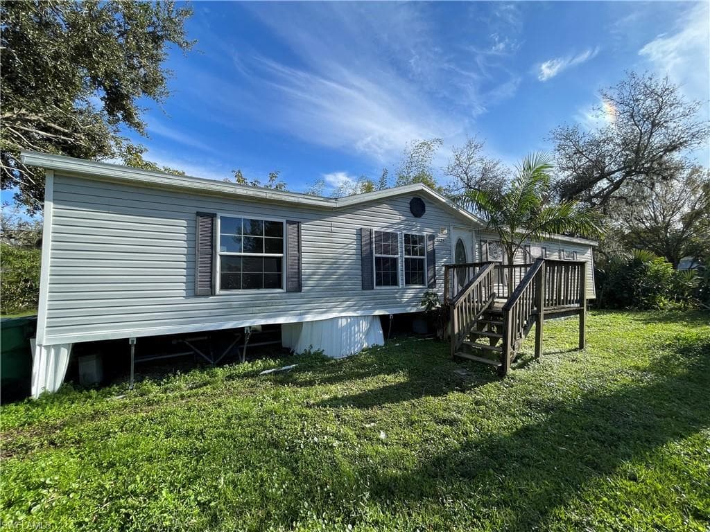 5525 Beechwood ST PUNTA GORDA, FL 33982