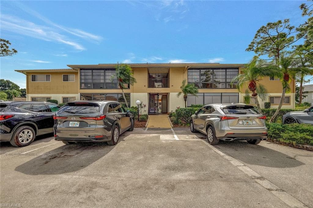 5712 Foxlake DR 8 NORTH FORT MYERS, FL 33917