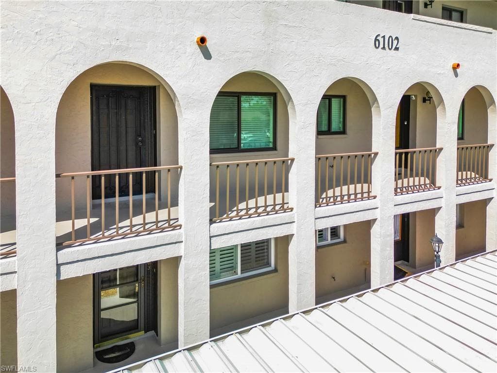 6102 Whiskey Creek DR E 203 FORT MYERS, FL 33919