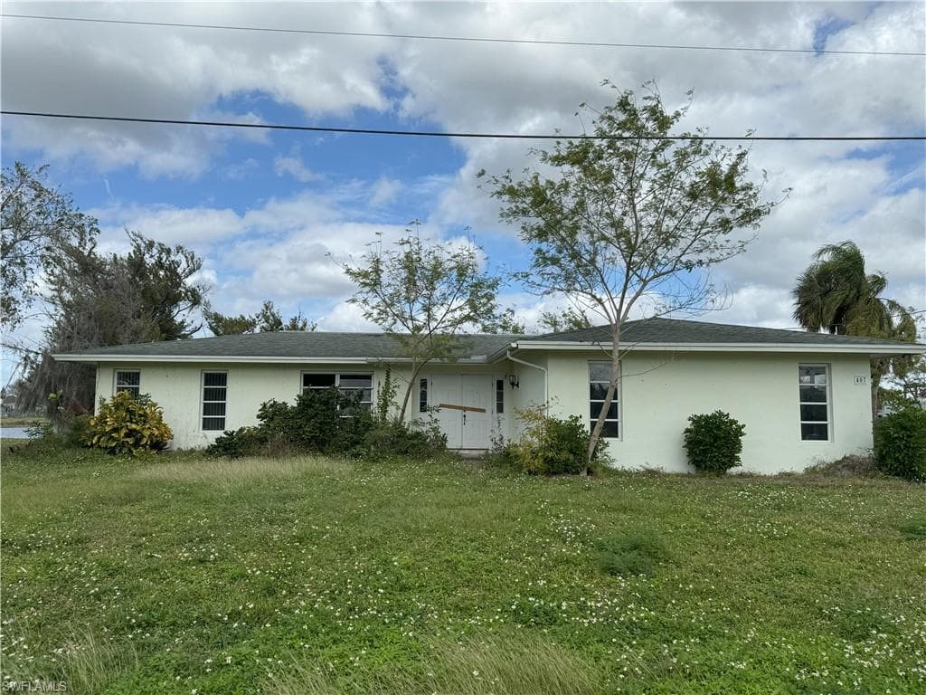 407 Bear ST E LEHIGH ACRES, FL 33936