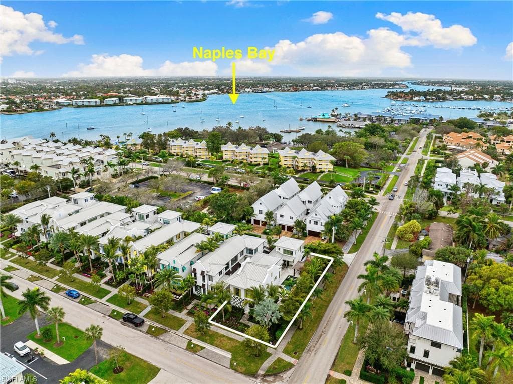 912 9th AVE S NAPLES, FL 34102