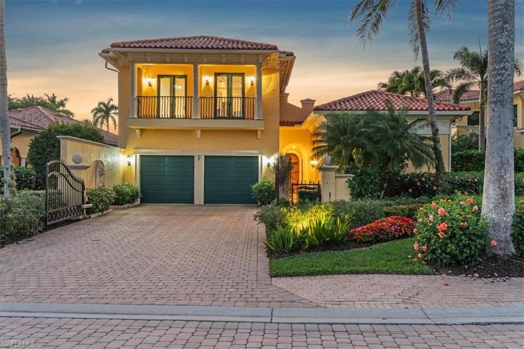 2749 Medallist LN NAPLES, FL 34109
