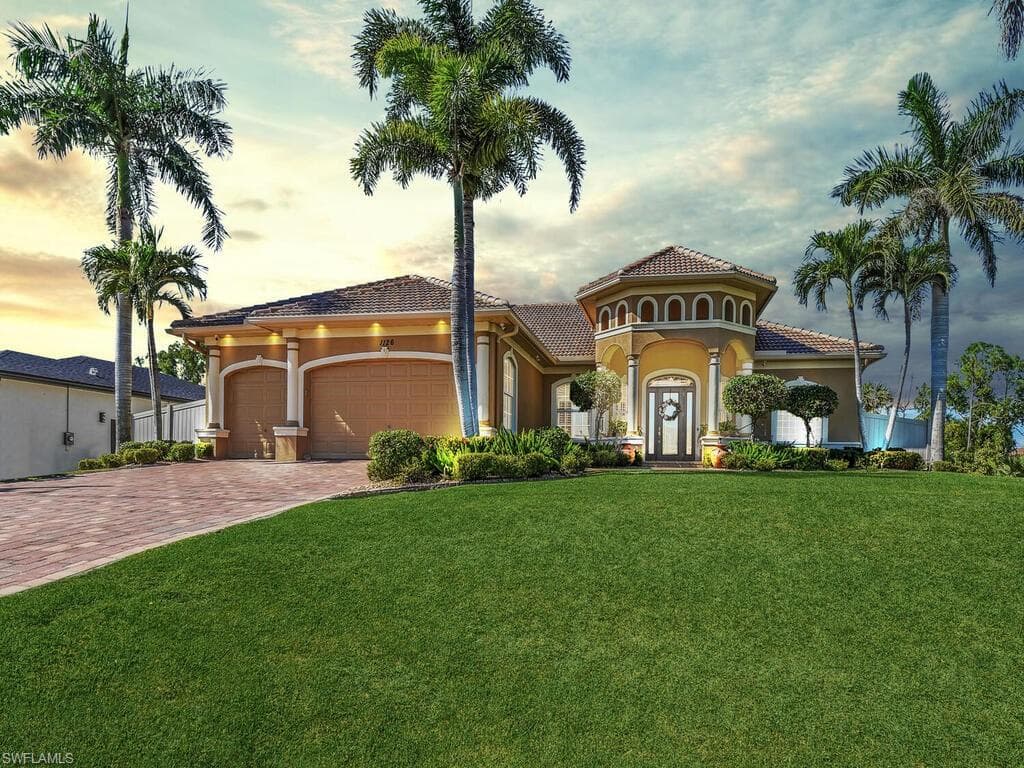 1126 SW 8th PL CAPE CORAL, FL 33991