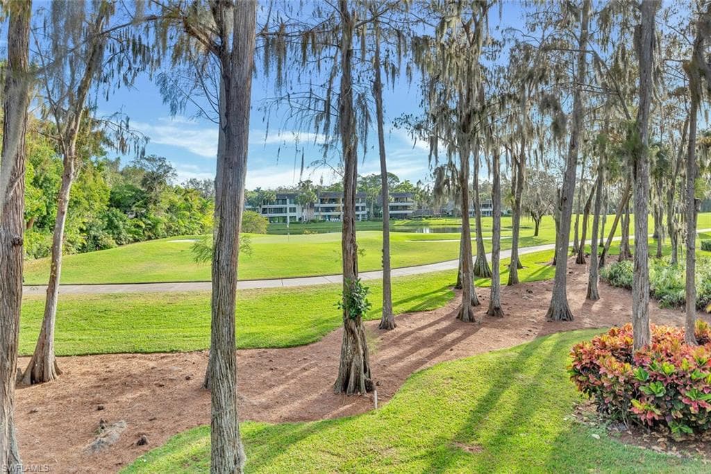 101 Clubhouse LN 279 NAPLES, FL 34105