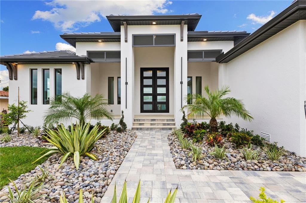 1110 Lorraine CT CAPE CORAL, FL 33904
