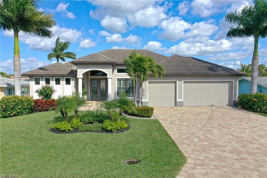 5237 Savoy CT CAPE CORAL, FL 33904
