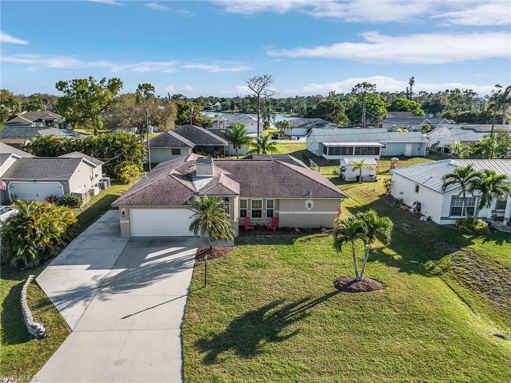 8312 Tahiti RD FORT MYERS, FL 33967