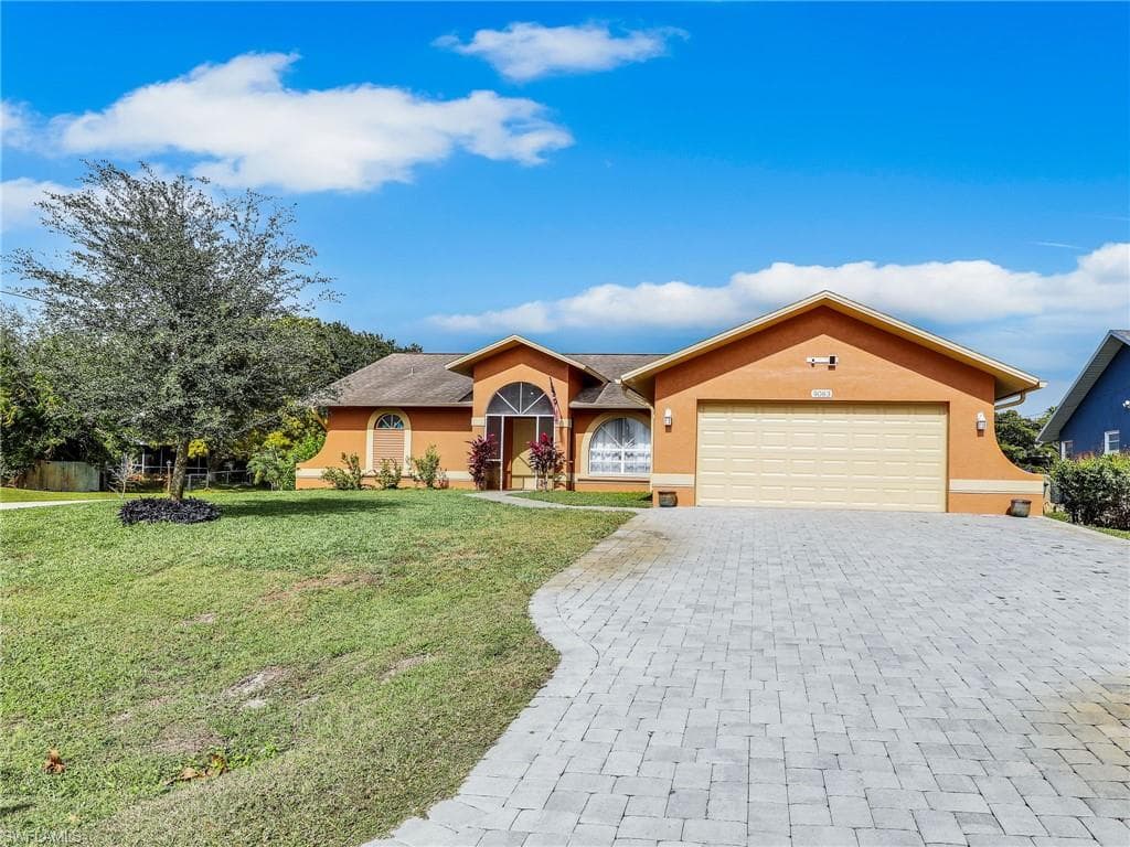 9083 Aster RD FORT MYERS, FL 33967
