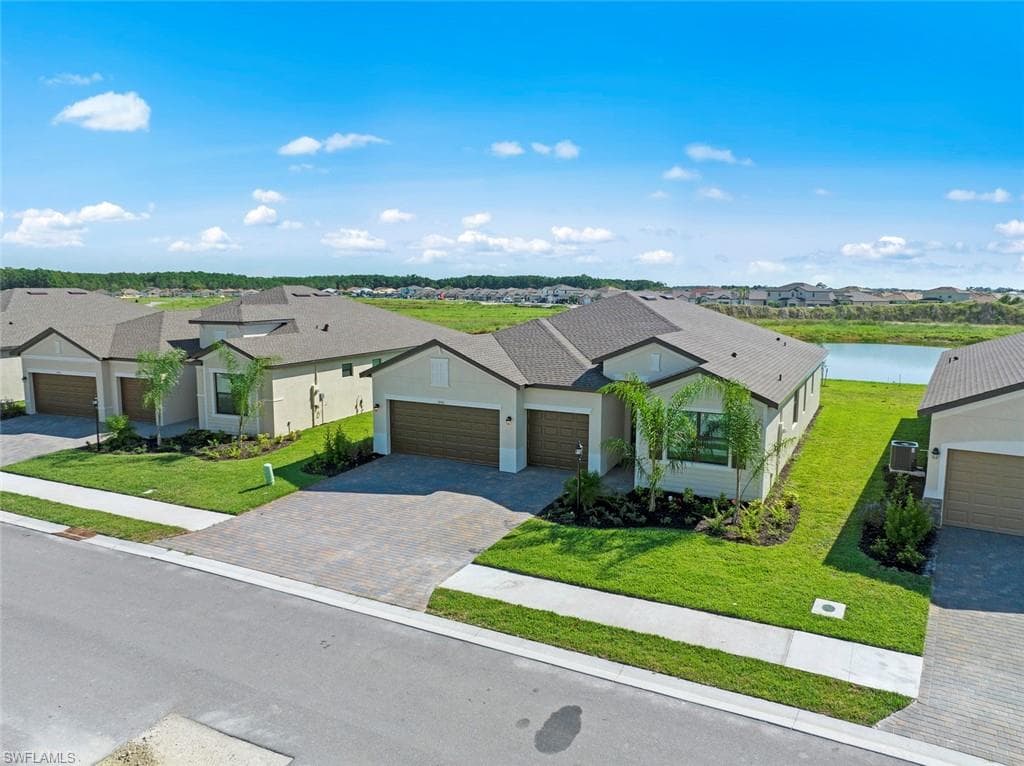 3446 Nombella CT FORT MYERS, FL 33905