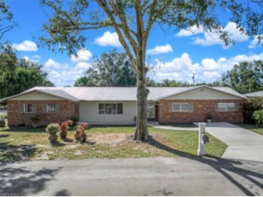 808 Pate ST AVON PARK, FL 33825