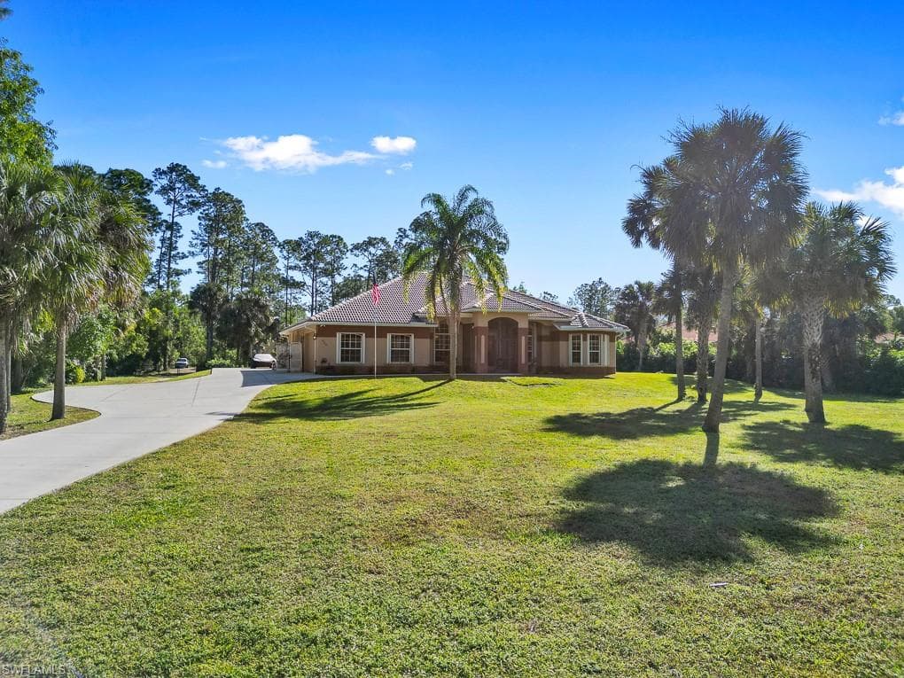 420 2nd ST SE NAPLES, FL 34117