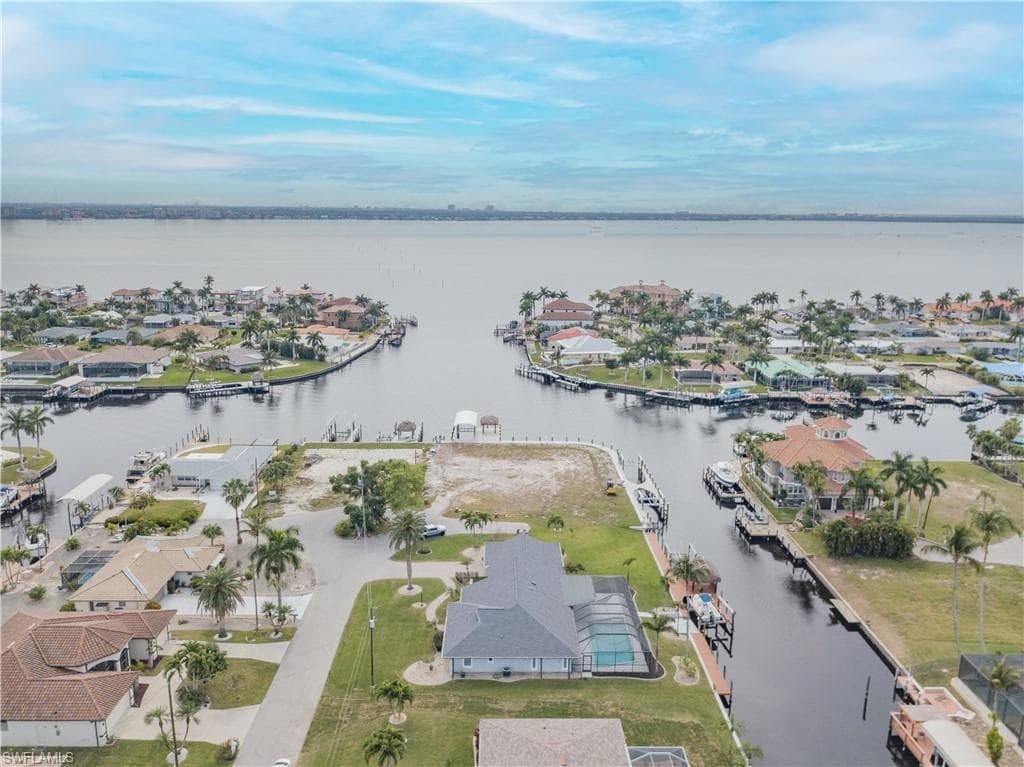 5374 Colonade CT CAPE CORAL, FL 33904