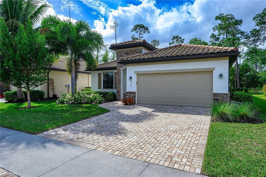 9469 Foxglove LN NAPLES, FL 34120