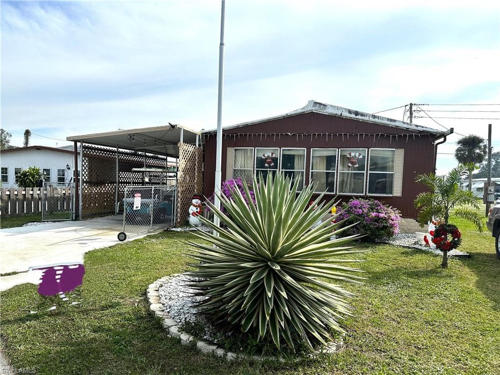 106 Gaslight AVE NORTH FORT MYERS, FL 33917