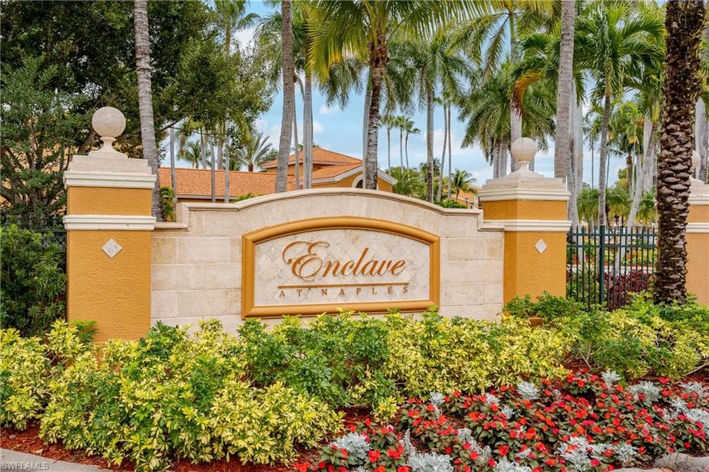 1270 Wildwood Lakes BLVD 102 NAPLES, FL 34104