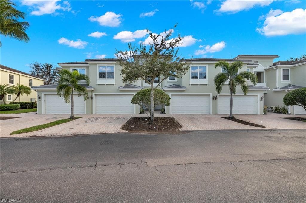 1430 Mariposa CIR 103 NAPLES, FL 34105