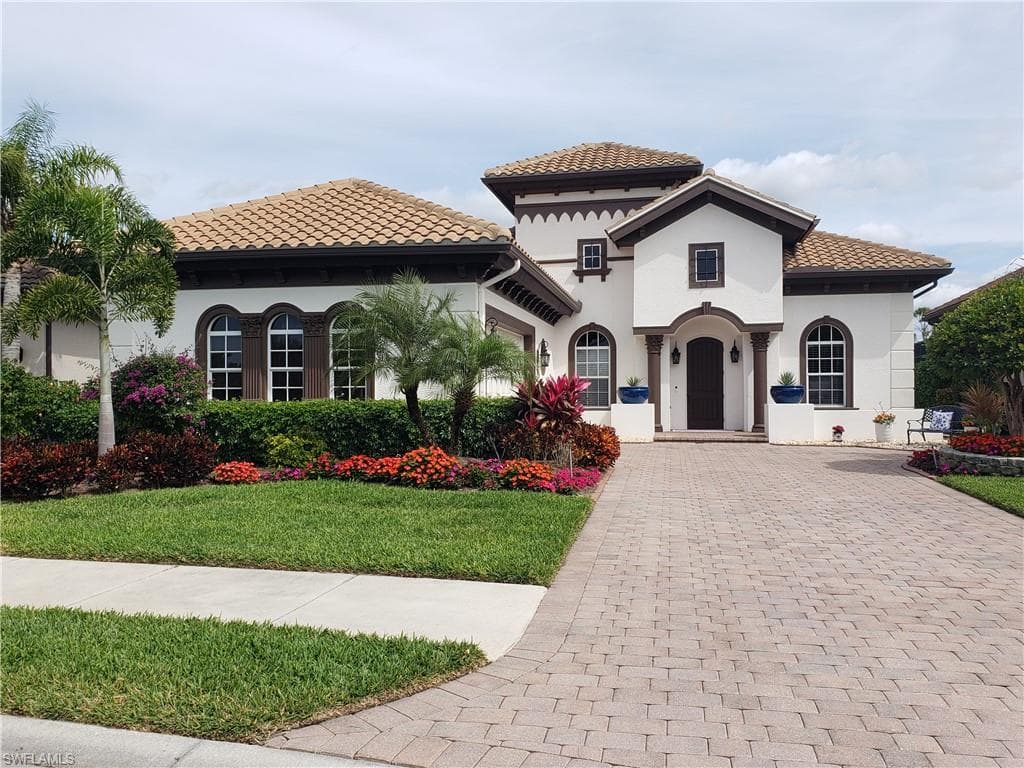 7636 Sussex CT NAPLES, FL 34113