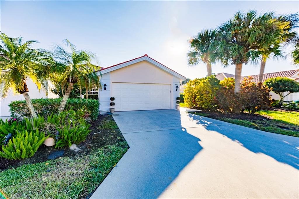 4162 Los Altos CT NAPLES, FL 34109