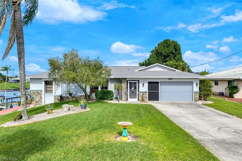 601 SE 33rd TER CAPE CORAL, FL 33904