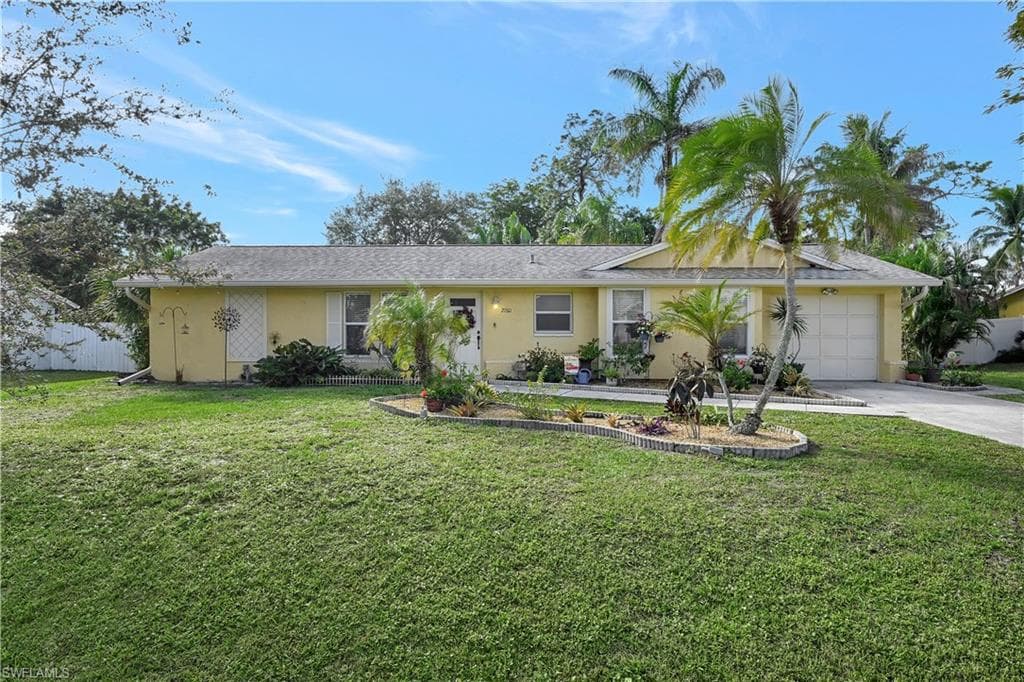 2760 Clipper WAY NAPLES, FL 34104