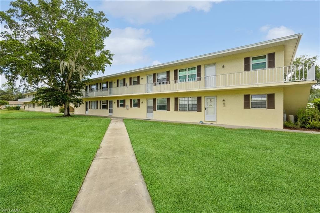 3325 Airport RD N Q3 NAPLES, FL 34105