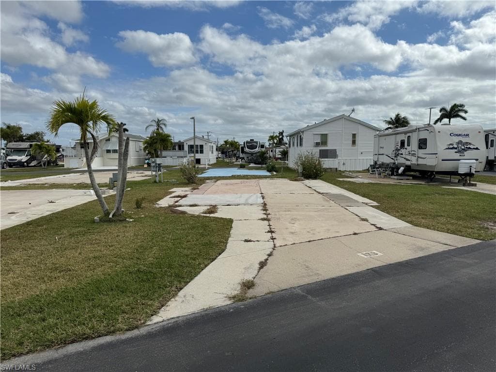 19681 Summerlin RD 173 FORT MYERS, FL 33908